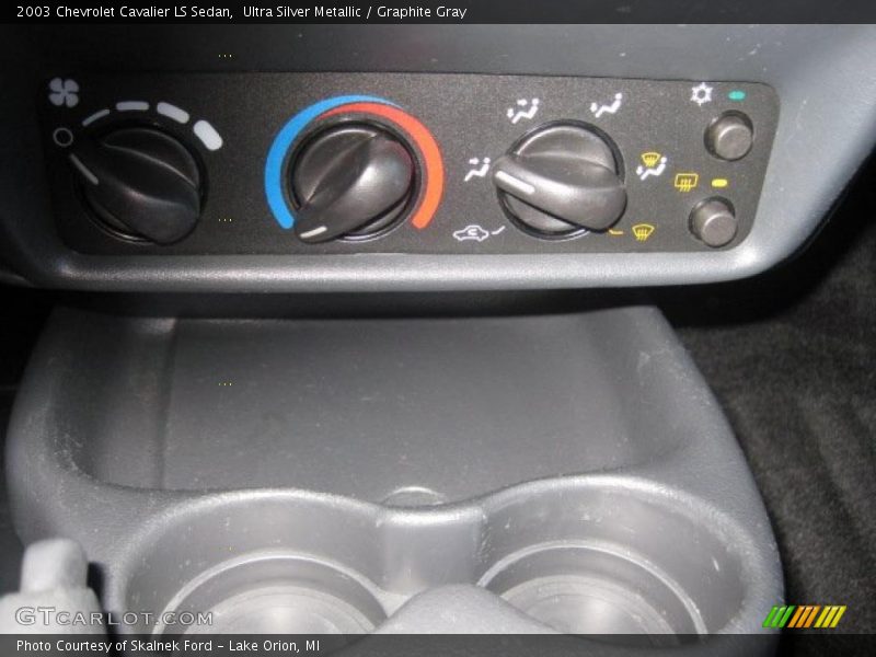 Ultra Silver Metallic / Graphite Gray 2003 Chevrolet Cavalier LS Sedan