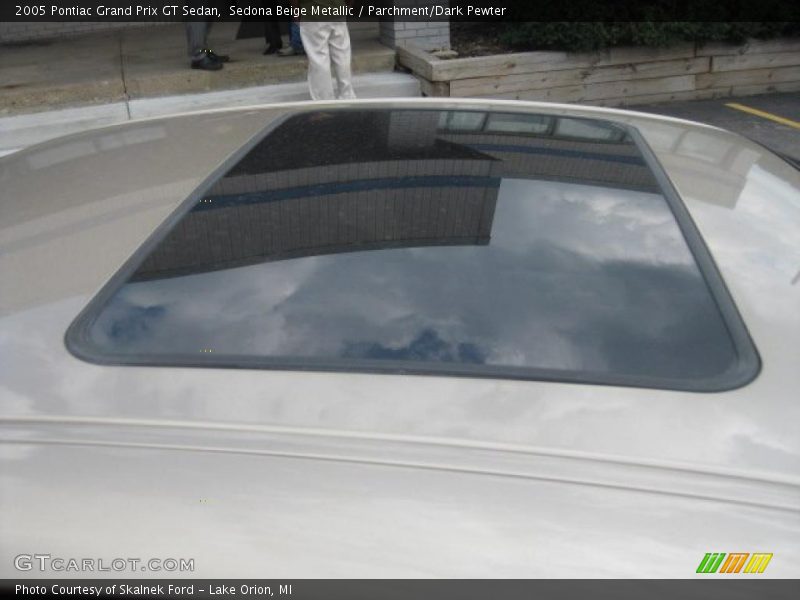 Sedona Beige Metallic / Parchment/Dark Pewter 2005 Pontiac Grand Prix GT Sedan