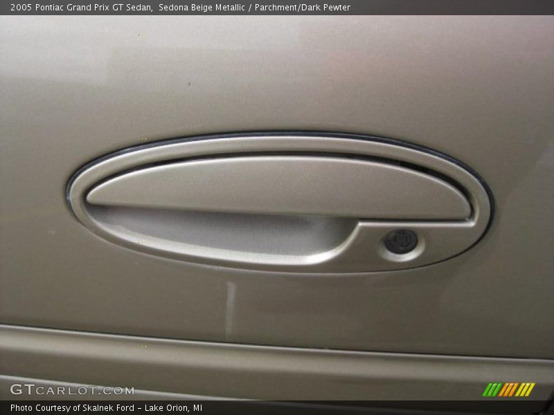 Sedona Beige Metallic / Parchment/Dark Pewter 2005 Pontiac Grand Prix GT Sedan