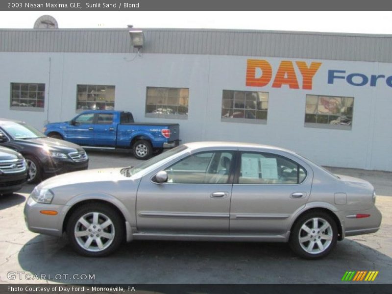 Sunlit Sand / Blond 2003 Nissan Maxima GLE
