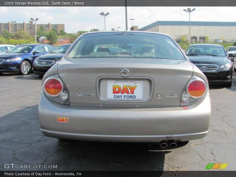 Sunlit Sand / Blond 2003 Nissan Maxima GLE