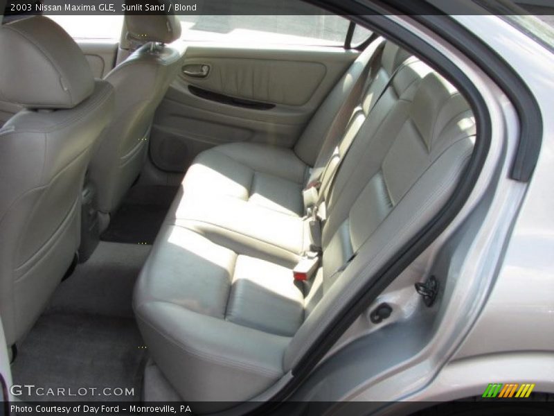 Sunlit Sand / Blond 2003 Nissan Maxima GLE