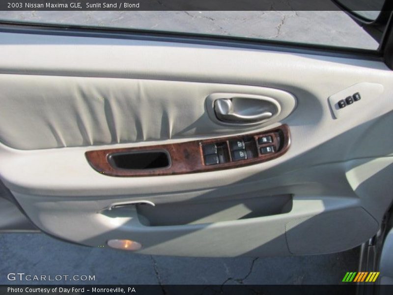 Sunlit Sand / Blond 2003 Nissan Maxima GLE