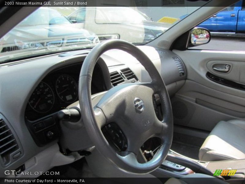 Sunlit Sand / Blond 2003 Nissan Maxima GLE