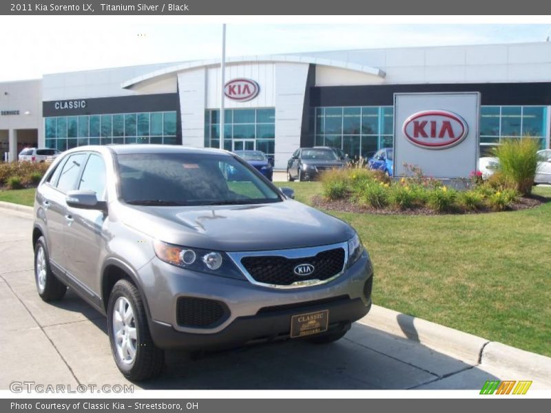 Titanium Silver / Black 2011 Kia Sorento LX