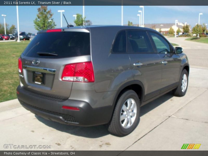 Titanium Silver / Black 2011 Kia Sorento LX