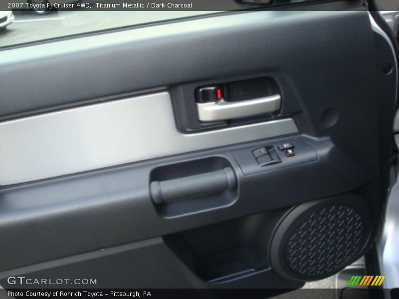 Titanium Metallic / Dark Charcoal 2007 Toyota FJ Cruiser 4WD