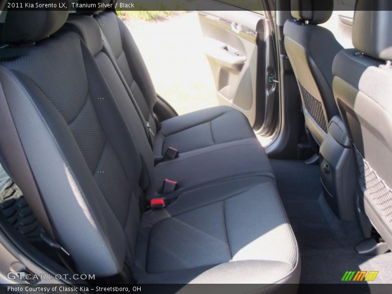 Titanium Silver / Black 2011 Kia Sorento LX