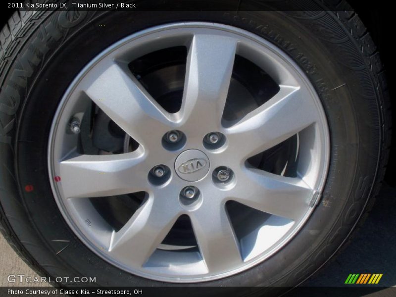 Titanium Silver / Black 2011 Kia Sorento LX