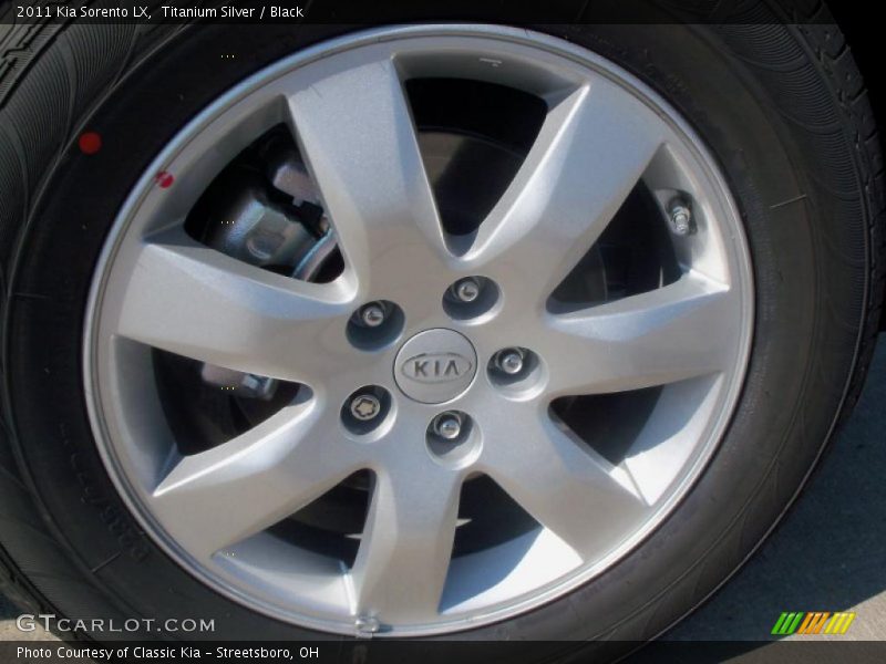 Titanium Silver / Black 2011 Kia Sorento LX
