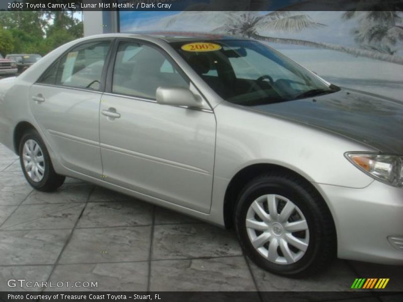 Lunar Mist Metallic / Dark Gray 2005 Toyota Camry LE