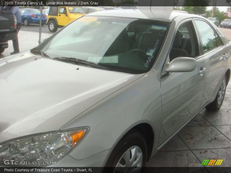 Lunar Mist Metallic / Dark Gray 2005 Toyota Camry LE