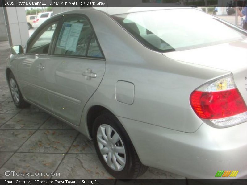 Lunar Mist Metallic / Dark Gray 2005 Toyota Camry LE