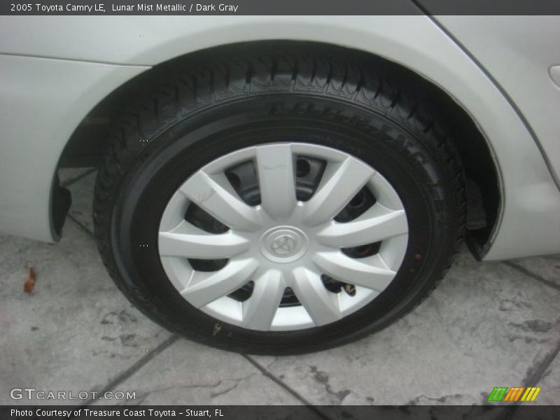Lunar Mist Metallic / Dark Gray 2005 Toyota Camry LE