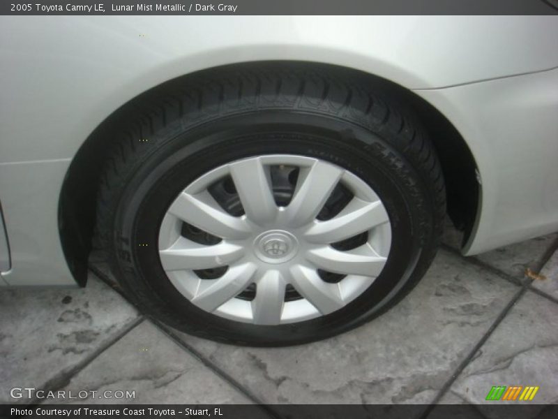 Lunar Mist Metallic / Dark Gray 2005 Toyota Camry LE