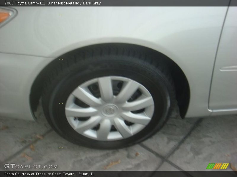 Lunar Mist Metallic / Dark Gray 2005 Toyota Camry LE