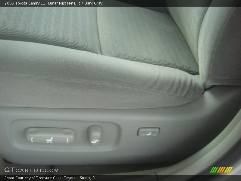 Lunar Mist Metallic / Dark Gray 2005 Toyota Camry LE