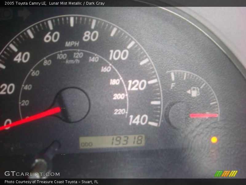 Lunar Mist Metallic / Dark Gray 2005 Toyota Camry LE