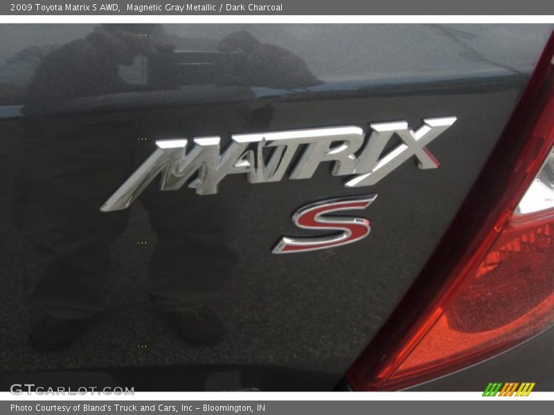 Magnetic Gray Metallic / Dark Charcoal 2009 Toyota Matrix S AWD