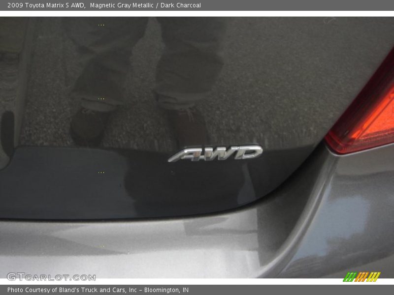 Magnetic Gray Metallic / Dark Charcoal 2009 Toyota Matrix S AWD