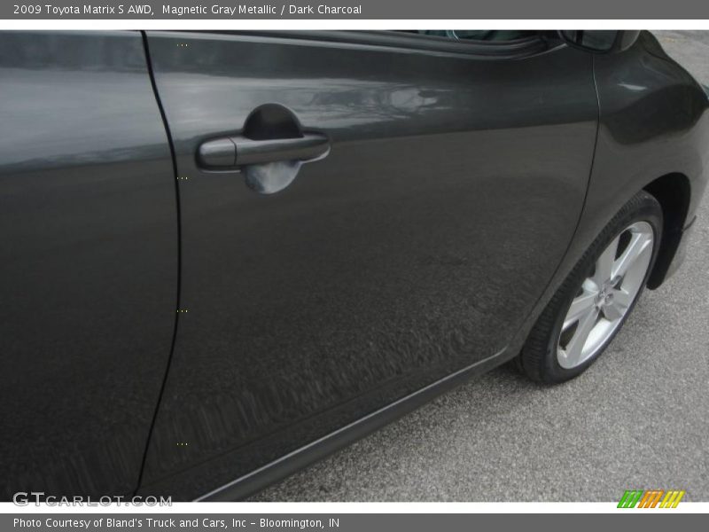 Magnetic Gray Metallic / Dark Charcoal 2009 Toyota Matrix S AWD