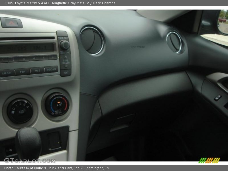 Magnetic Gray Metallic / Dark Charcoal 2009 Toyota Matrix S AWD