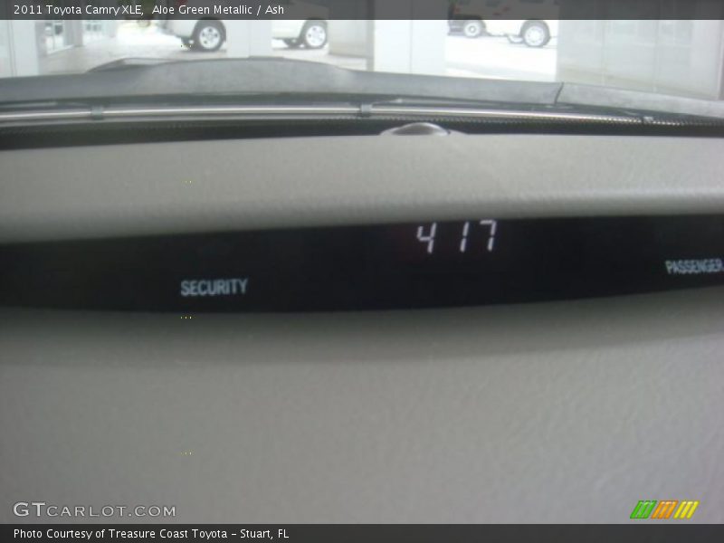 Aloe Green Metallic / Ash 2011 Toyota Camry XLE