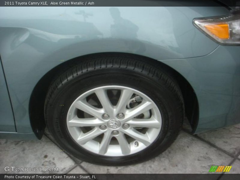 Aloe Green Metallic / Ash 2011 Toyota Camry XLE