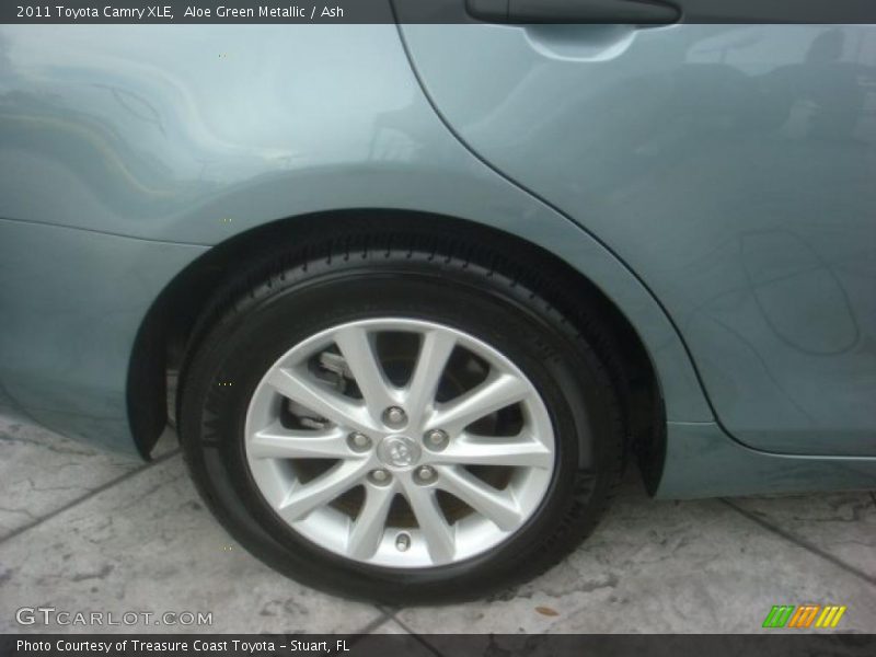Aloe Green Metallic / Ash 2011 Toyota Camry XLE