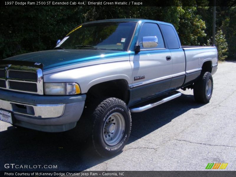 Emerald Green Metallic / Taupe 1997 Dodge Ram 2500 ST Extended Cab 4x4