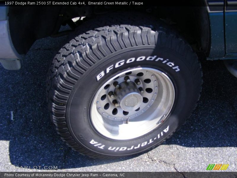 Emerald Green Metallic / Taupe 1997 Dodge Ram 2500 ST Extended Cab 4x4