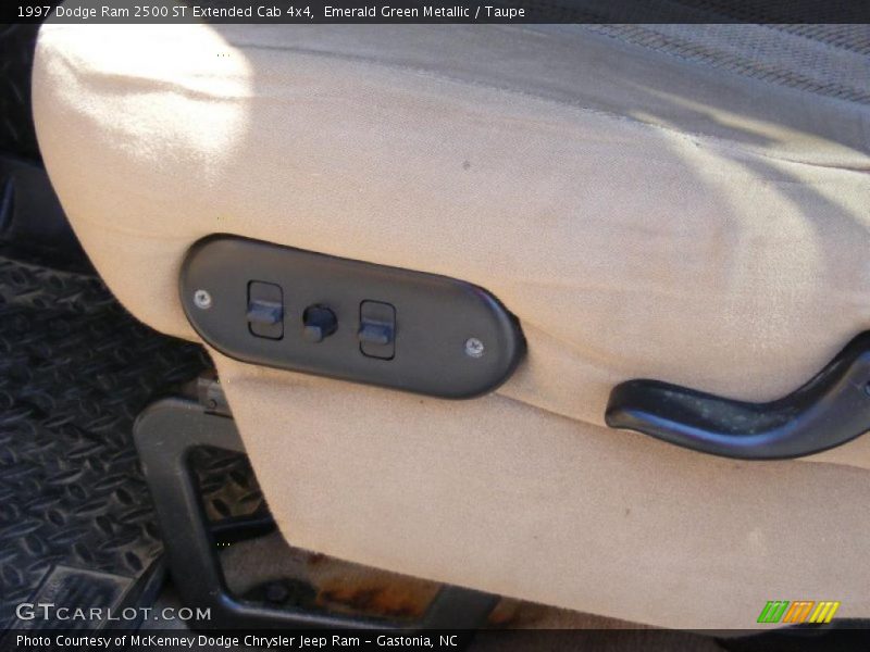 Emerald Green Metallic / Taupe 1997 Dodge Ram 2500 ST Extended Cab 4x4