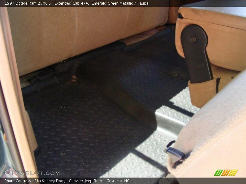 Emerald Green Metallic / Taupe 1997 Dodge Ram 2500 ST Extended Cab 4x4