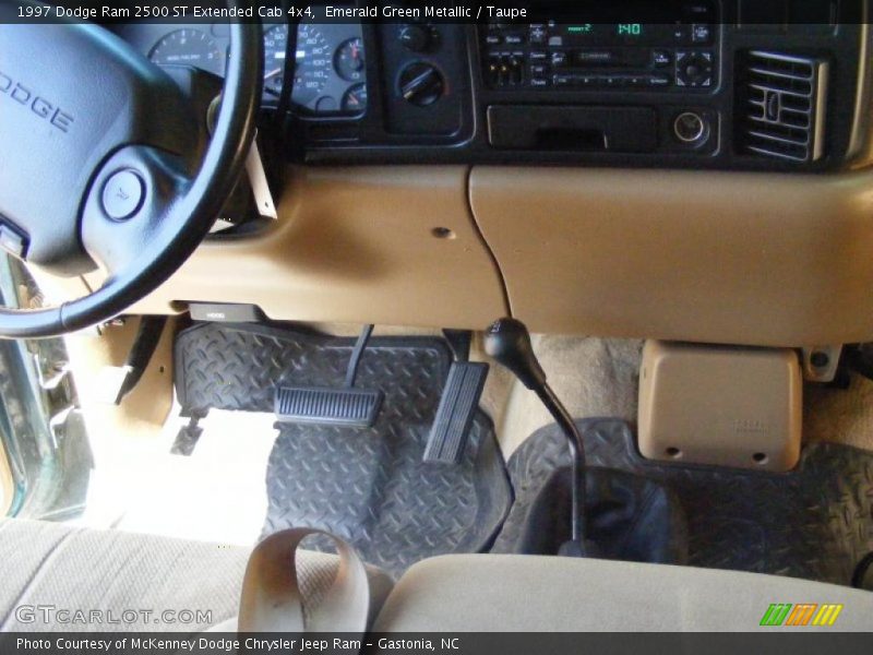 Emerald Green Metallic / Taupe 1997 Dodge Ram 2500 ST Extended Cab 4x4