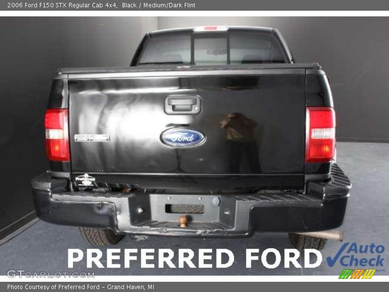 Black / Medium/Dark Flint 2006 Ford F150 STX Regular Cab 4x4