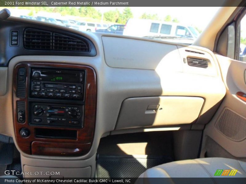 Cabernet Red Metallic / Medium Parchment 2001 Ford Windstar SEL