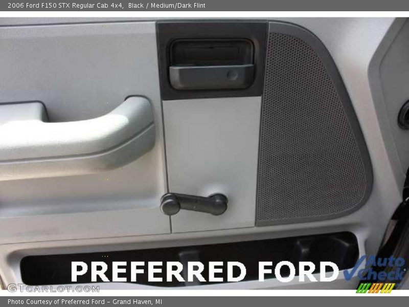 Black / Medium/Dark Flint 2006 Ford F150 STX Regular Cab 4x4