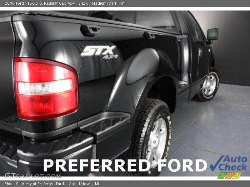 Black / Medium/Dark Flint 2006 Ford F150 STX Regular Cab 4x4