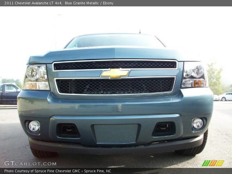 Blue Granite Metallic / Ebony 2011 Chevrolet Avalanche LT 4x4