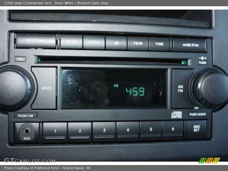 Stone White / Medium Slate Gray 2006 Jeep Commander 4x4