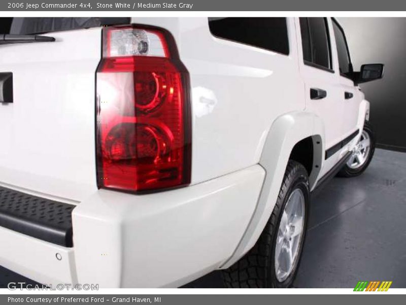 Stone White / Medium Slate Gray 2006 Jeep Commander 4x4
