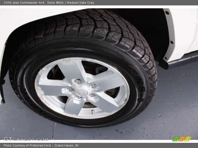Stone White / Medium Slate Gray 2006 Jeep Commander 4x4