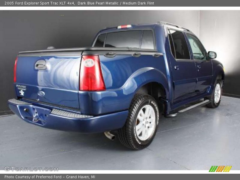 Dark Blue Pearl Metallic / Medium Dark Flint 2005 Ford Explorer Sport Trac XLT 4x4