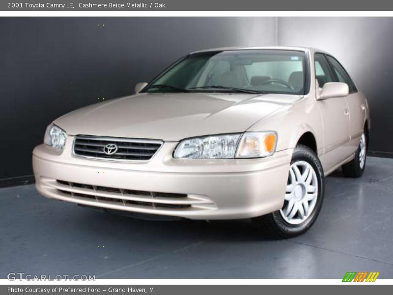 Cashmere Beige Metallic / Oak 2001 Toyota Camry LE