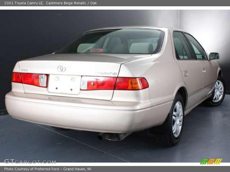 Cashmere Beige Metallic / Oak 2001 Toyota Camry LE