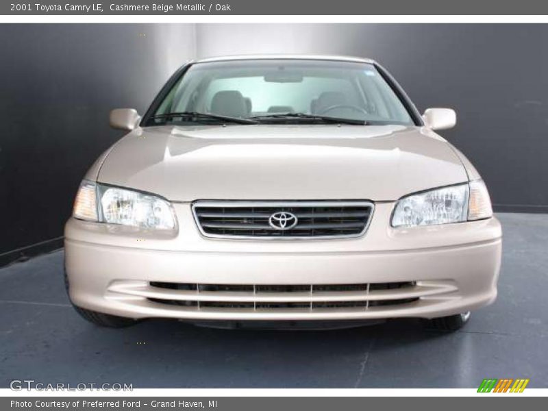 Cashmere Beige Metallic / Oak 2001 Toyota Camry LE