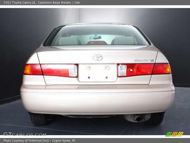 Cashmere Beige Metallic / Oak 2001 Toyota Camry LE