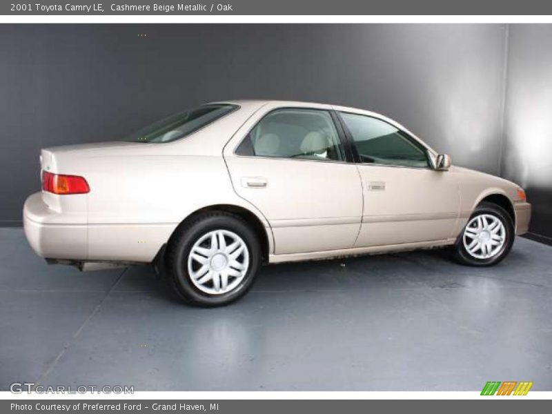 Cashmere Beige Metallic / Oak 2001 Toyota Camry LE
