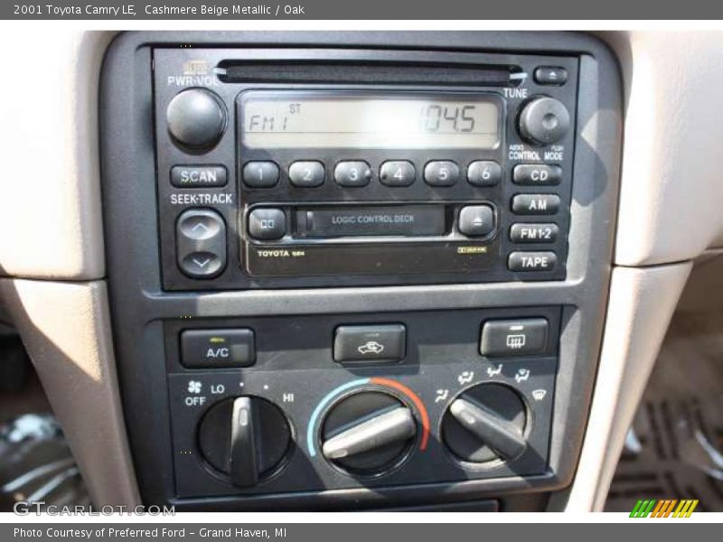 Cashmere Beige Metallic / Oak 2001 Toyota Camry LE