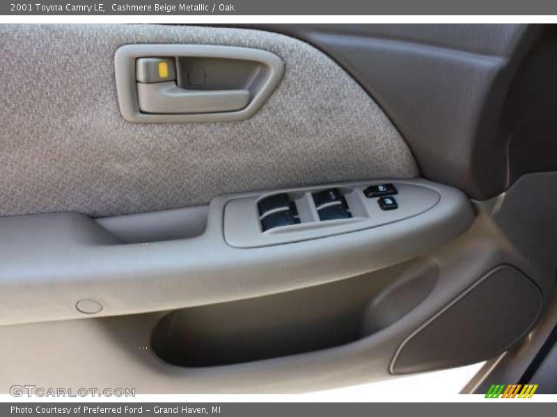 Cashmere Beige Metallic / Oak 2001 Toyota Camry LE